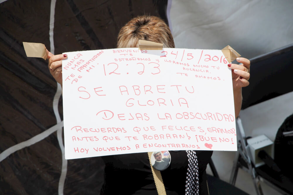 TETELCINGO, MORELOS, 24MAYO2016.- Se llevan a cabo los trabajos de exhumación e identificación de cuerpos encontrados en fosas clandestinas en el predio del Maguey, en Tetelcingo Morelos. FOTO: ADRIANA ALVAREZ /CUARTOSCURO.COM